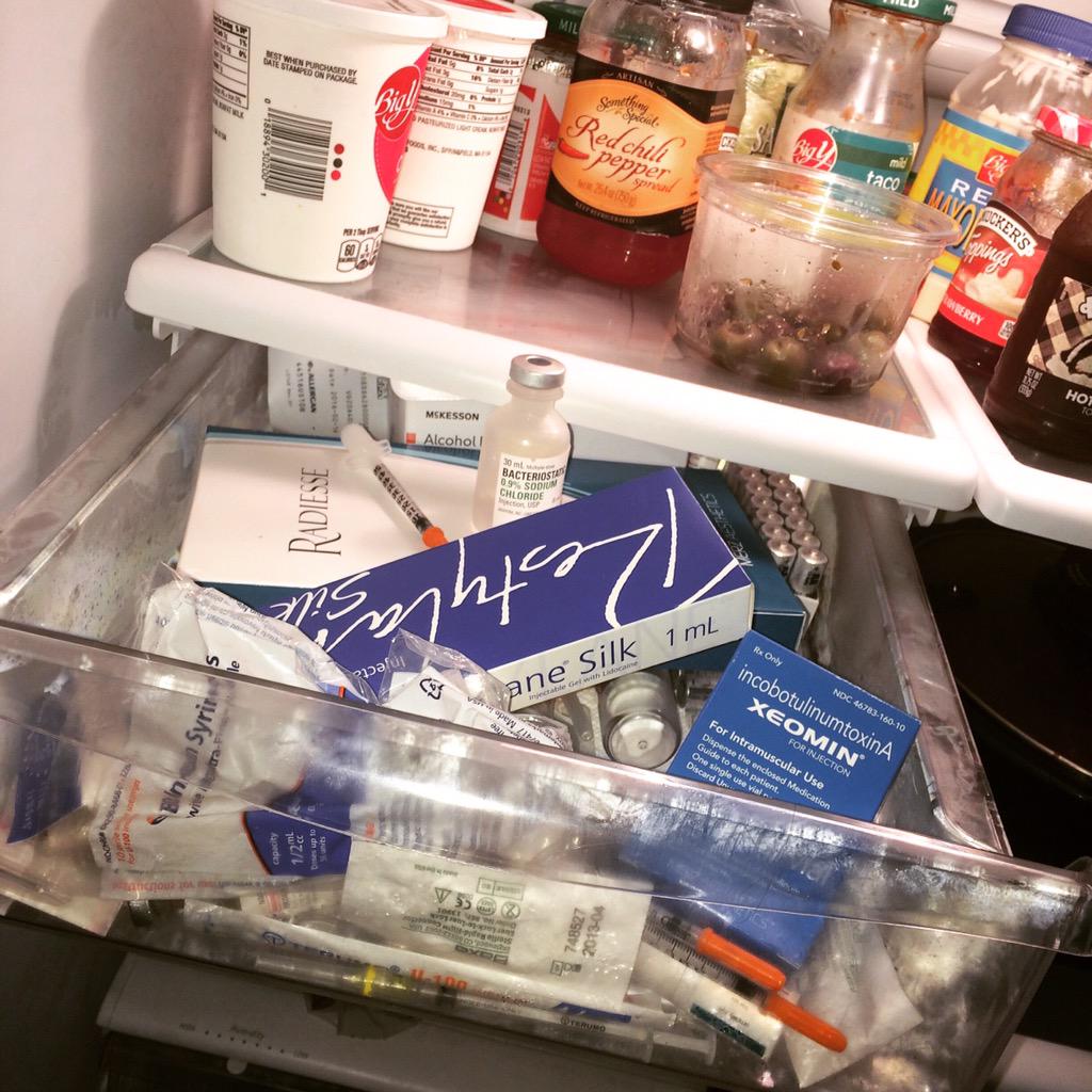 MaxxiApe's tweet photo. Wait... This isn't what everyone's refrigerator is stocked with??? 💉😊💉 #MedicalAesthetics #WrinkleFree  #InjectorLife http://t.co/T6fKZgBRDf