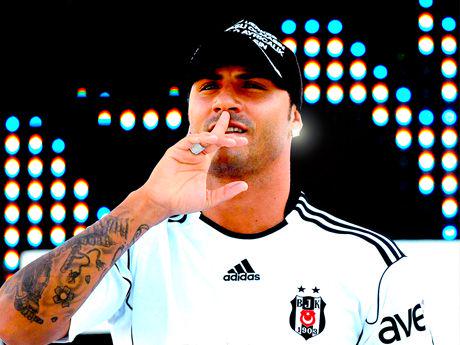 podolski, nani, van Persie, eto  yıldız olduğu yerde QUARESMA GALAKSİDİR... ooooo  şşşşşşş 1-2-3 BEŞİKTAŞ