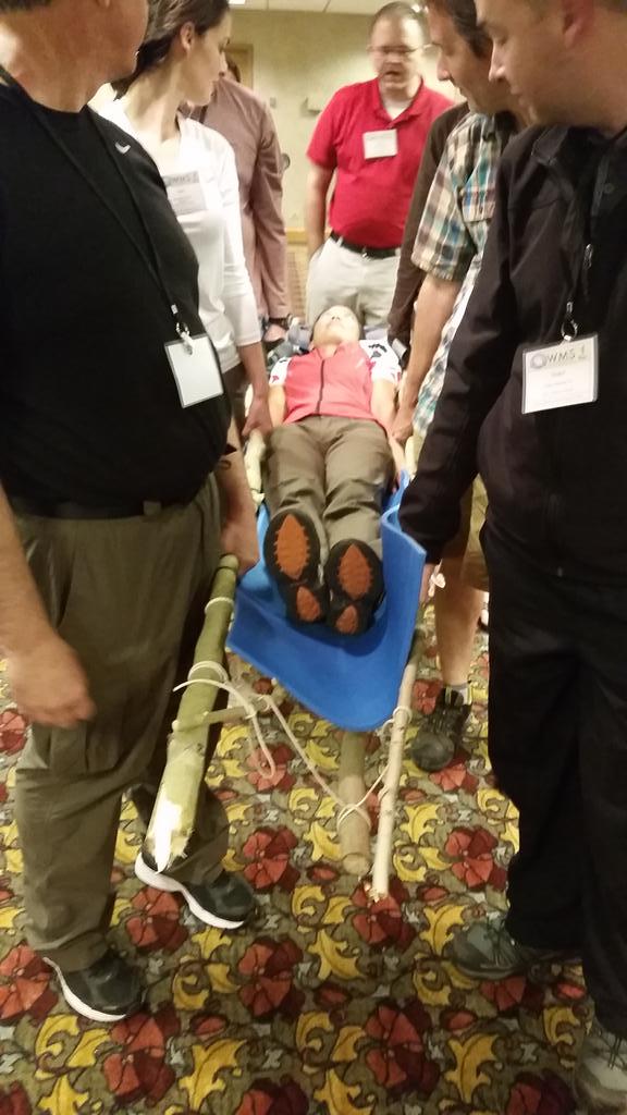 EBMgoneWILD's tweet photo. Learn some improvised carries. #wmsbreck15 http://t.co/hHiv4nYs3P