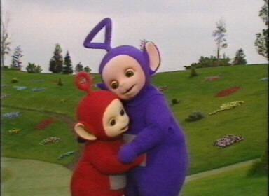 LaNegraCandeIa's tweet photo. Estamos en la temporada en que los políticos abrazan mas que un Teletubbie. http://t.co/8MzYChC7DU
