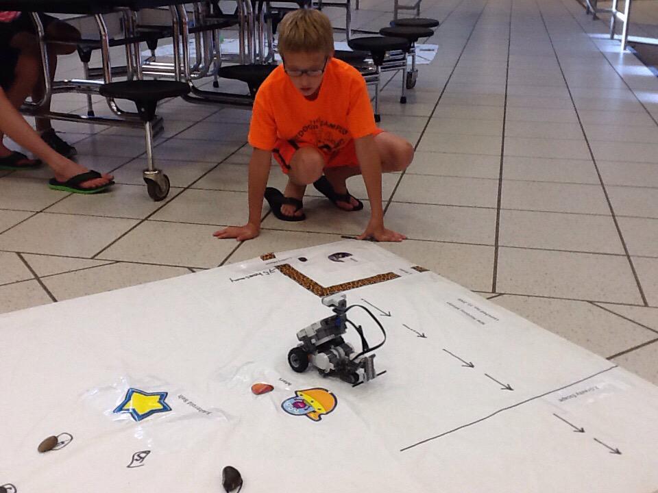 tigerroboticssd's tweet image. 5th day of Robot Camp! #tigerrobotics @HSMSTigers @Wraithleader1 #HSMStigers