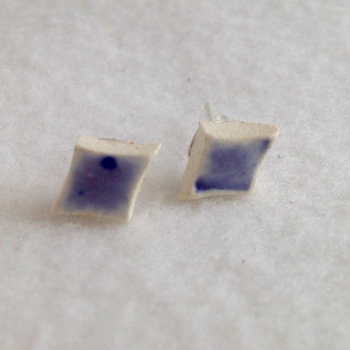 craftyleftdee's tweet image. Light blue Handmade Earrings diamond stud on Silver plated su… etsy.me/1FxK3rp #etsymntt #HypoallergenicBlue