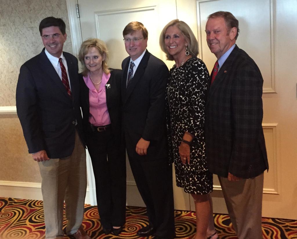 MikeChaney2015's tweet photo. Great night at the Hancock County Republican Executive Committee George W Bush Leadership Awards ceremony. http://t.co/0VVI9X1bLn