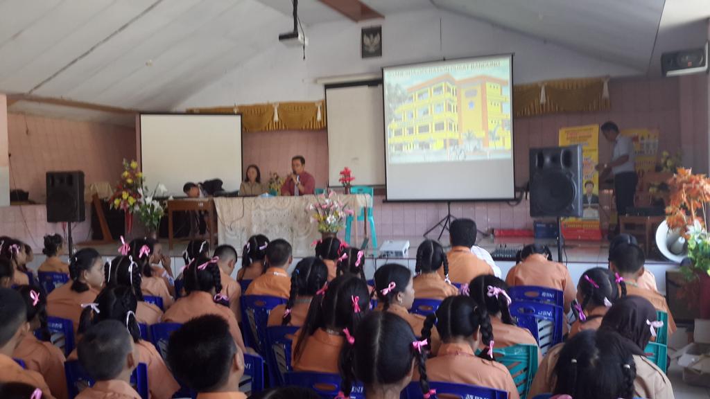 MOS hari ke-2 SMA N 9 Binsus Manado. #mosbinix2k15