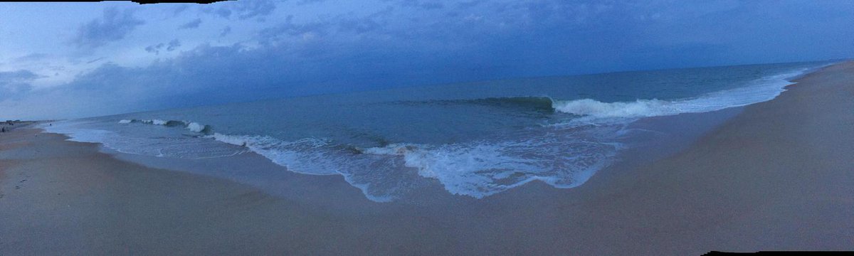 jacob_derodes's tweet photo. I was listening to waves when I took this @MagicMan #magicmanmonday http://t.co/ro501PF7pE