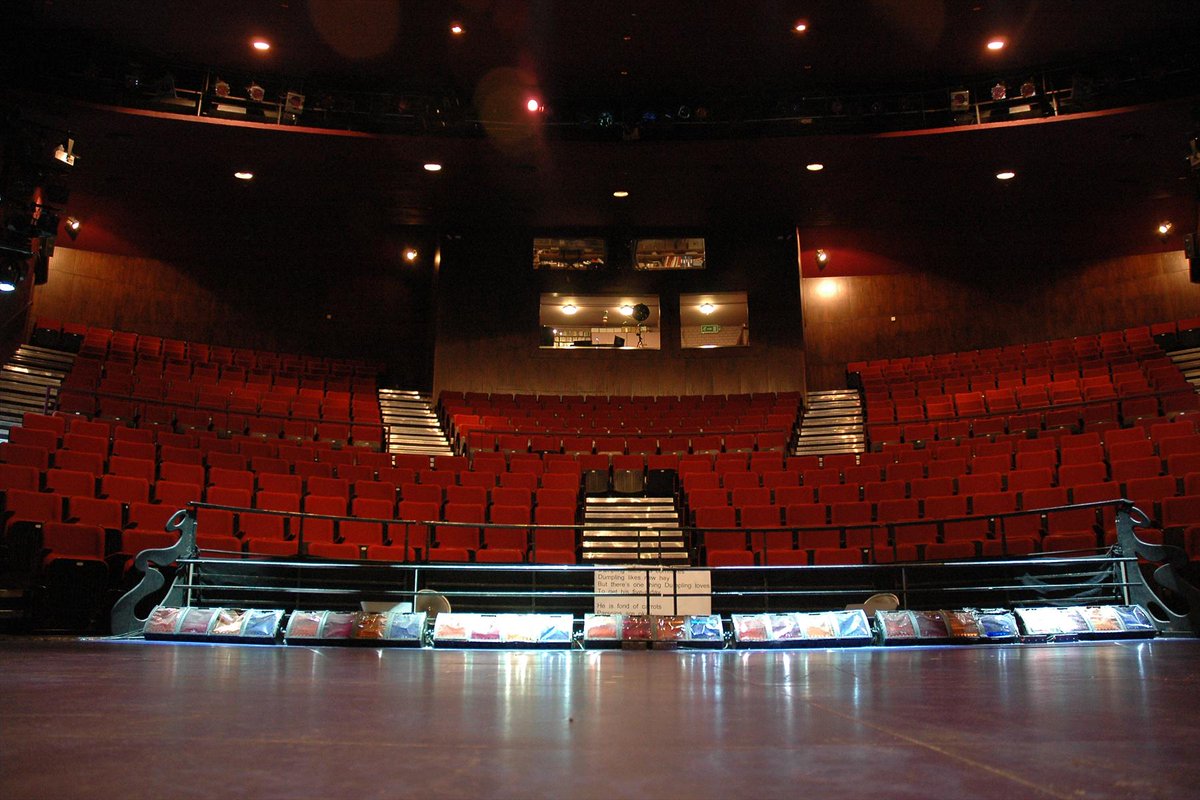 LiveExeter's tweet image. In need of a culture top up? Visit the 460 seat Northcott Theatre
#Exeter #devon #LiveExeter