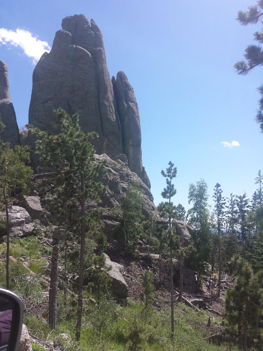 YesCT's tweet photo. On way to Custer state park. Amazing stones. #ctv15 http://t.co/Bz26jgqzCv