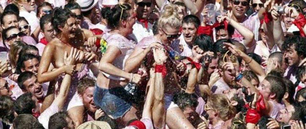 elconfidencial's tweet photo. #LoMásLeído: "Si eres chica, sabes que van a intentar meterte mano en sanfermines sí o sí" http://t.co/OzPSi20eyF http://t.co/agUz9Cn5XY