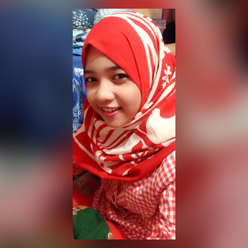 herniiaty's tweet photo. Selfie http://t.co/vHn4THjcaZ