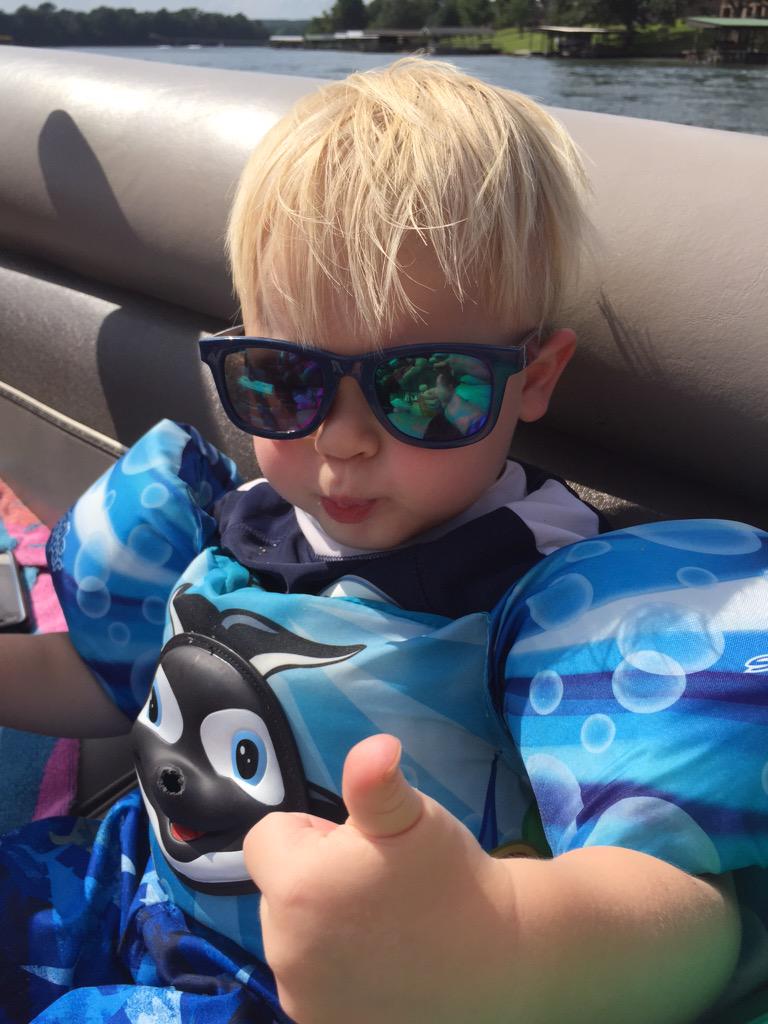 averyLMay's tweet photo. Thinking things are good @DylanRSnyder @jonmay9 @clevans14 http://t.co/Pqd7qQZLKb