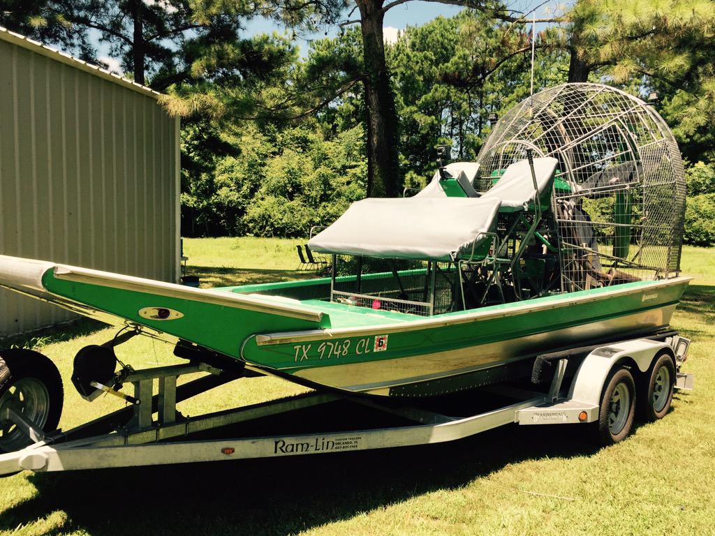 broussard_troy's tweet photo. @ABriles @Swamplegends @SwampPeople this one has 580hp and runs 65mph #NotesFromTheSwamp http://t.co/lOx2NJiLAU