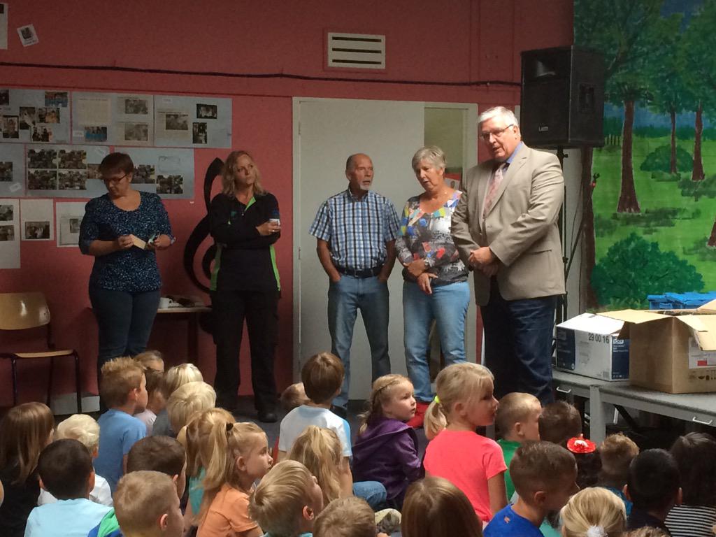 De Flierefluiter (@bsflierefluiter) on Twitter photo 