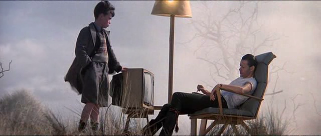 RockfeverCzech's tweet photo. This Day in Rock History...  This day in 1982, the movie version of Pink Floyd’s The Wall has its premiere in London. http://t.co/UyGVyQkckY