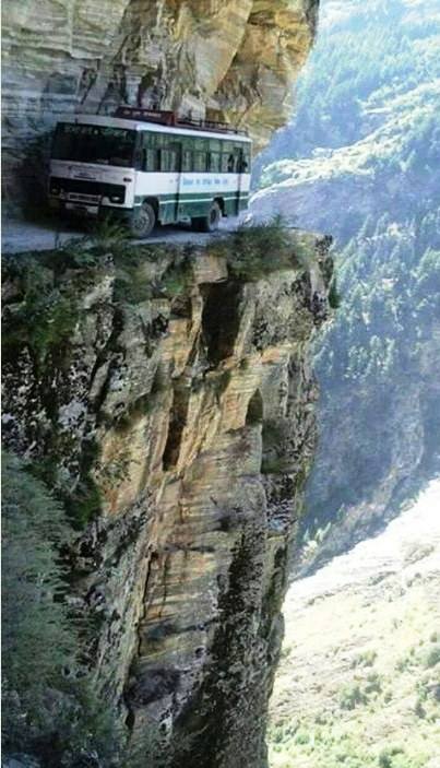 shimlalife's tweet photo. Why HIMACHAL ROAD TRANSPORT CORPORATION (#HRTC - #HIMACHAL #RODWAYS) #Drivers are best in the world! http://t.co/HIM3aX71Qw