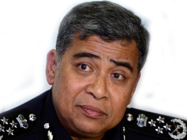 SinarOnline's tweet photo. Suspek utama godam FB, Twitter PDRM diburu #SHSemasa #SHOnline http://t.co/fKwaM5ecP3 http://t.co/bZRc2WN9Dk