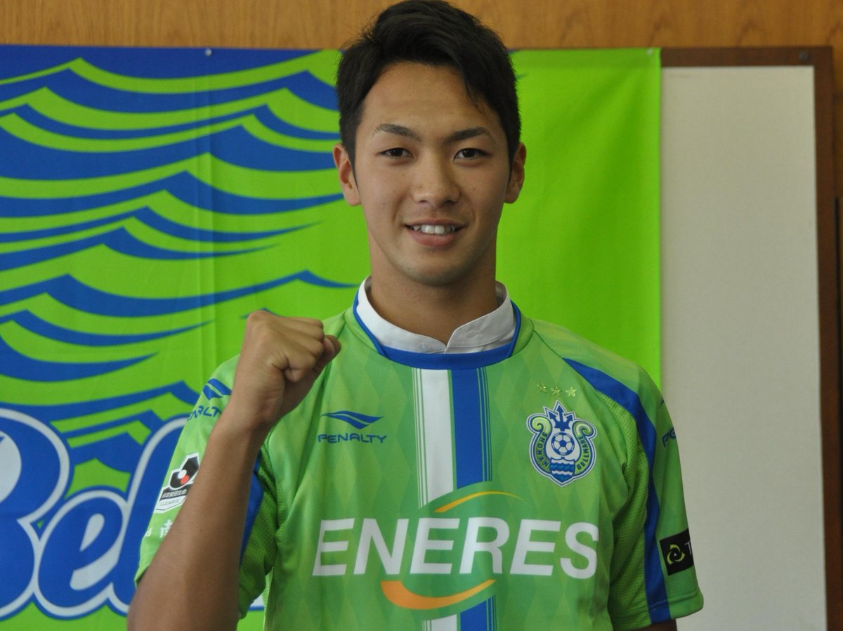 aomorigoal's tweet photo. 青森山田高校３年、神谷優太選手のJ1湘南ベルマーレ入団内定記者会見が先ほど行われました。8月25日発売のAOMORI GOAL vol.35でこの様子を詳しくお伝えしますので、どうぞお楽しみに! http://t.co/y97tlwbH2D