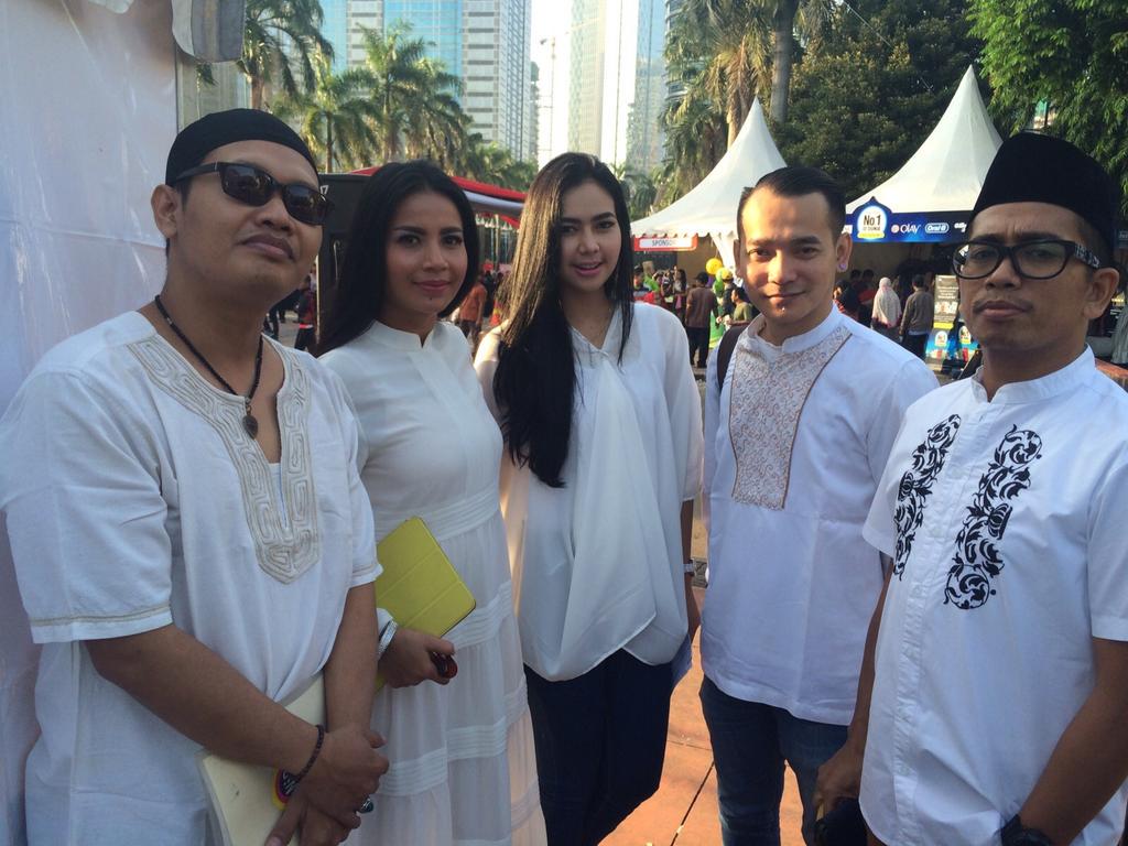 dRocket_band's tweet photo. Mudik gratis bersama carrefour di istora senayan http://t.co/YOlINeGiYN