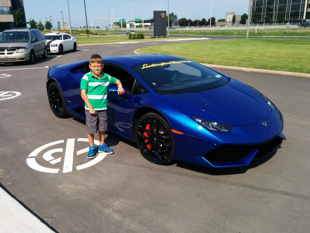 LamborghiniMTL's tweet photo. Garçon Miracle A Lire  https://t.co/79Z99z5PUe. http://t.co/UYq6plM2wN