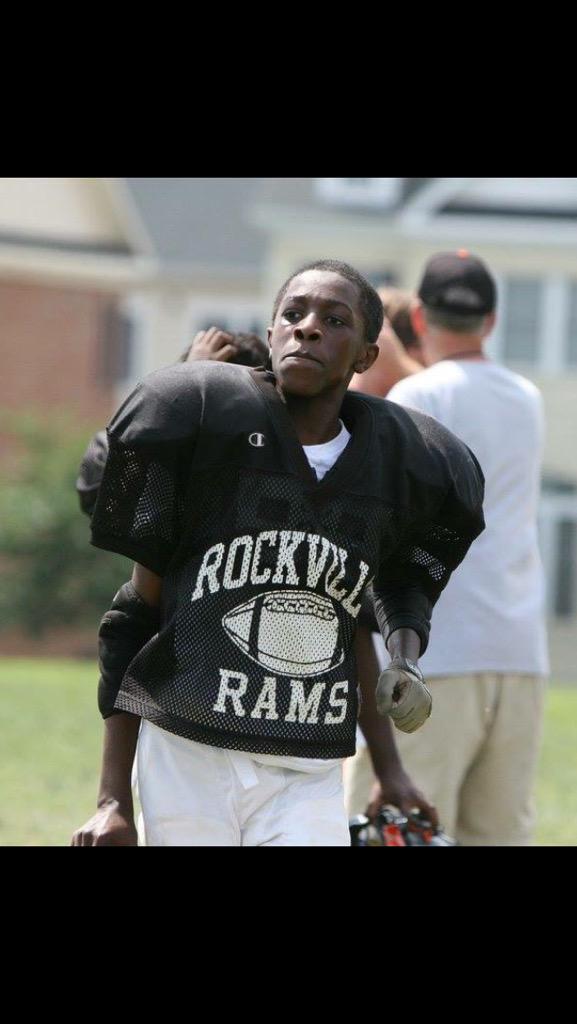 RockvilleCheeks's tweet photo. When a nigga stiff arm the life force outta you until you resemble a malnourished tuna http://t.co/v1UHLTIpxC