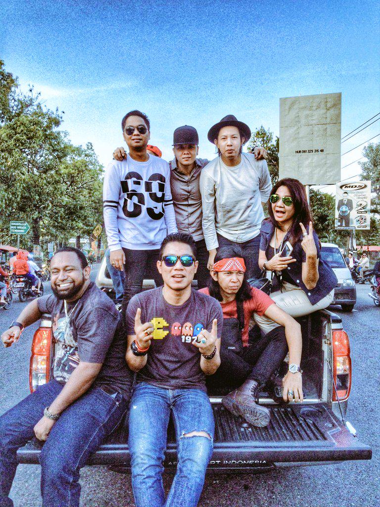 kholis3093's tweet photo. badeg asyiiik at demak http://t.co/ZZLKvnA8Wt