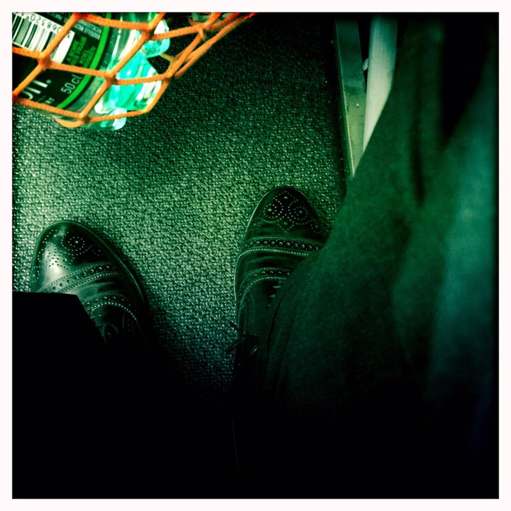 tomuk18's tweet photo. E più pulito il sedile #frecciabianca di quello #easyjet http://t.co/iXSn0cJjs0