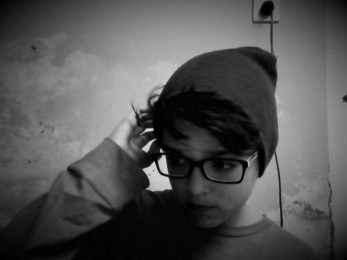 MauritoPC's tweet photo. Aveces estoy serio pero siempre termino con una sonrisa ansioso de verte :D http://t.co/qSkVOHnC9y