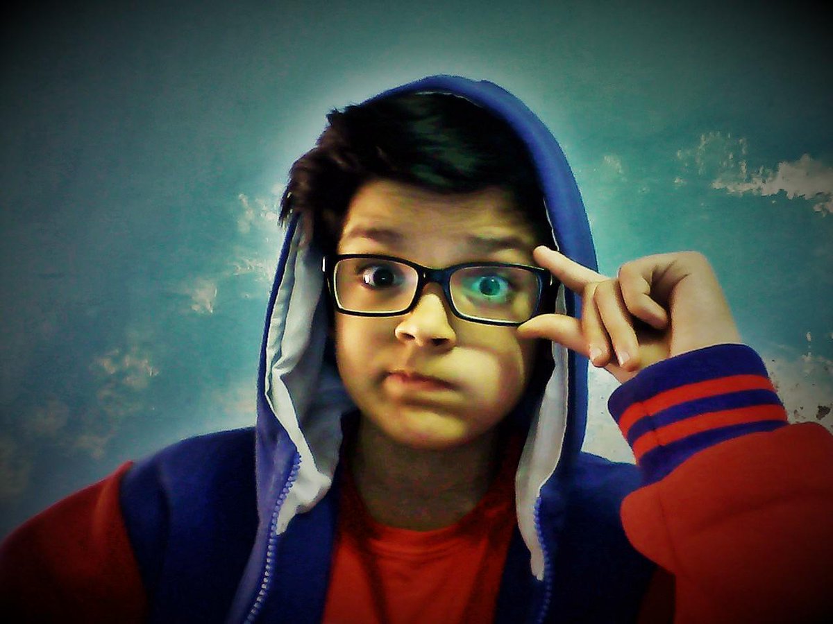 MauritoPC's tweet photo. Aveces estoy serio pero siempre termino con una sonrisa ansioso de verte :D http://t.co/qSkVOHnC9y