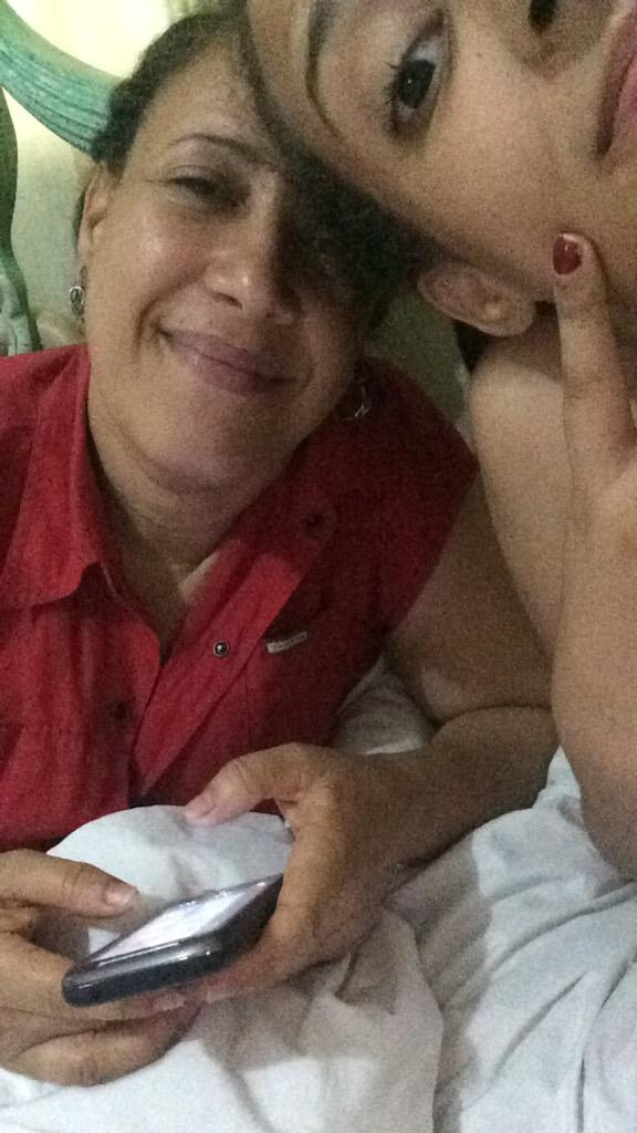 mechirivera_'s tweet photo. Te amo, eres la mejor madre que Dios pudo darme. Mi elsa💖 @CHIO_GL http://t.co/hoop10kAXZ