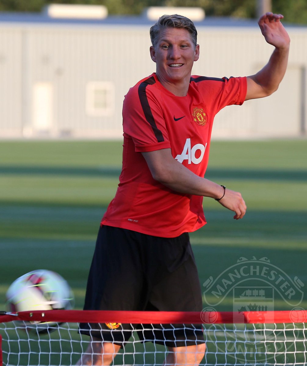 ManUtd's tweet photo. Here are the first training pics from #MUtour, from Monday's evening session in Seattle. http://t.co/TobPDtjJm7