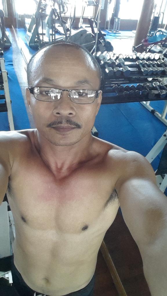 aroonjab's tweet photo. 40นาทีตอาบน้ำทำงานต่อคับ http://t.co/Dlmy14XjNl