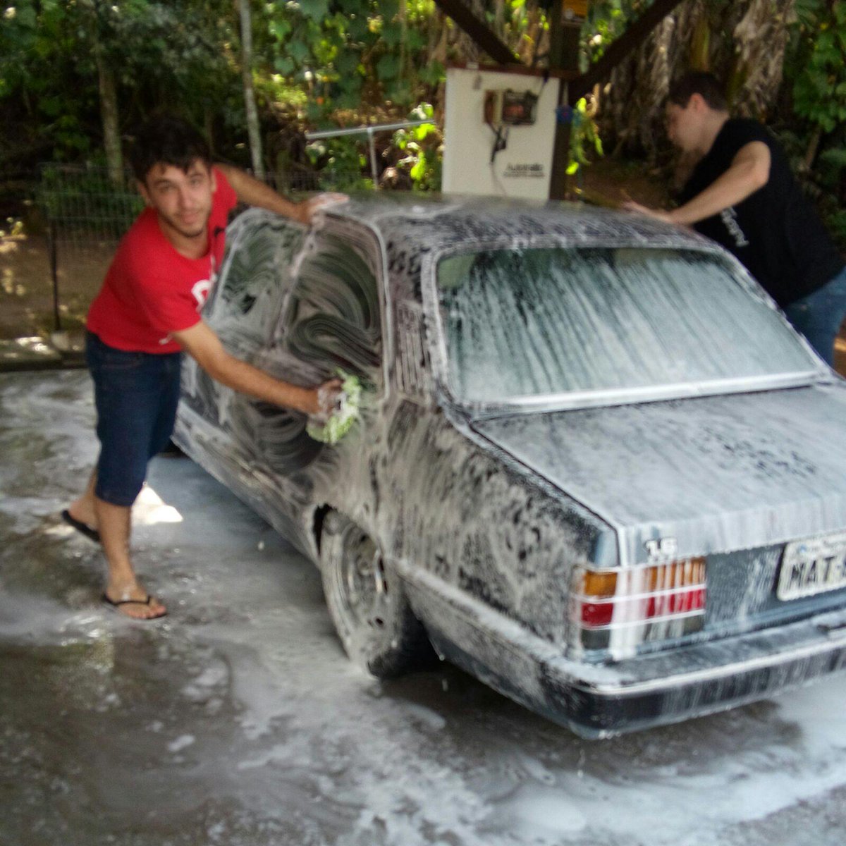 AlessandroFormi's tweet photo. Booa noite Galera! <3 Quanto mais eu conheço as pessoas mais amo meu carro! http://t.co/yowAGvkpaB