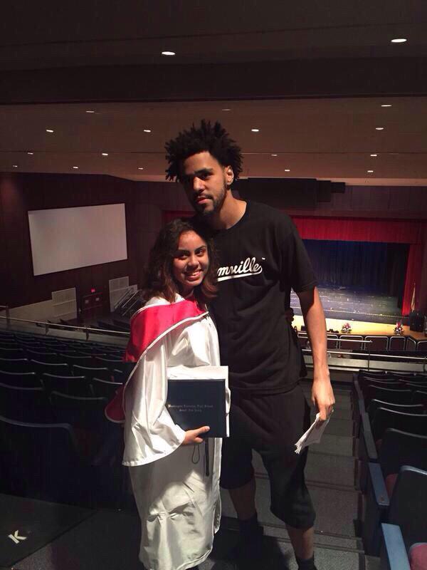 ColeandDrake's tweet photo. JCole the best hands down http://t.co/Q1eK2Q6ceN