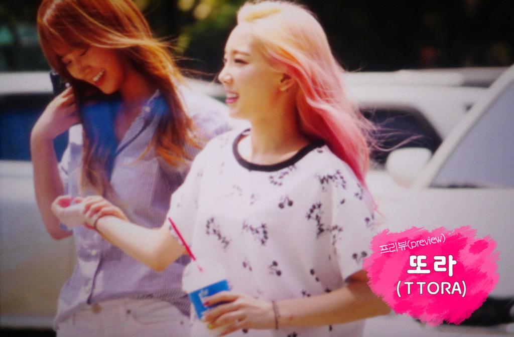 [PIC][14-07-2015]TaeYeon - Tiffany và Yuri xuất hiện tại "SBS Power FM 107.7MHz Cultwo Show" vào trưa nay CJ2ZrXKVAAAaA27