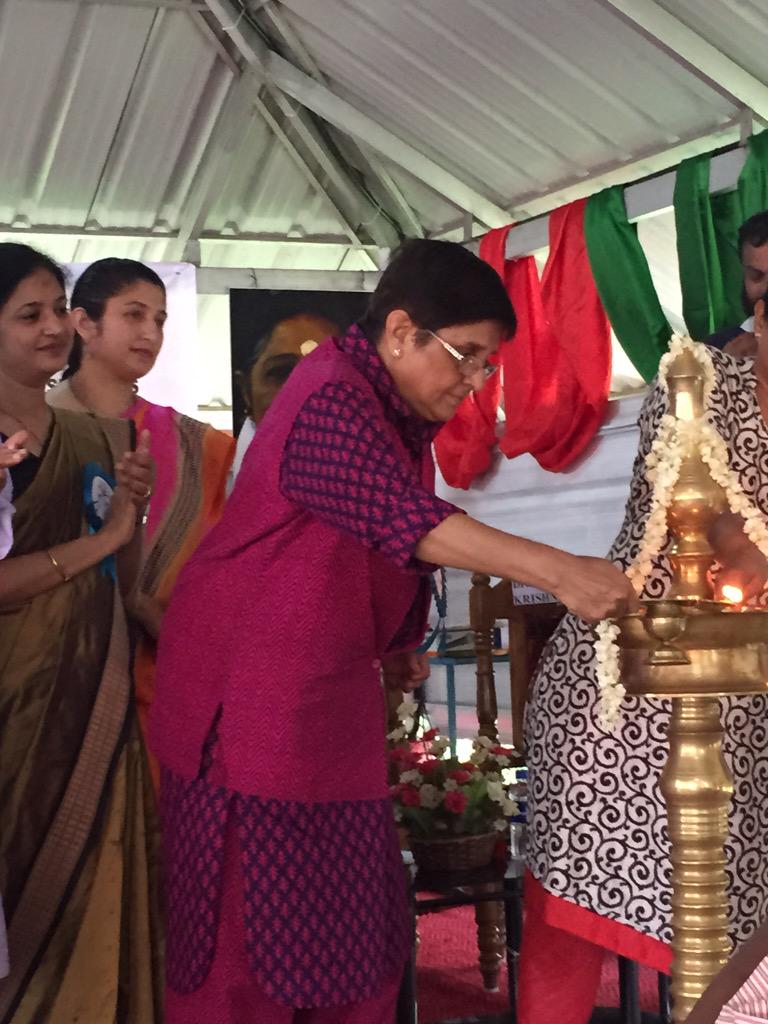thekiranbedi's tweet photo. Sharing more pics of the event for Reeta's students spread all over the world. Thank you Anil...@anilmarar: http://t.co/hEgOern9Kk”