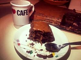Yarita_PS's tweet photo. #Chocotorta #Café #Cinty #Rodri #Miam http://t.co/CwRS3dqNVy
