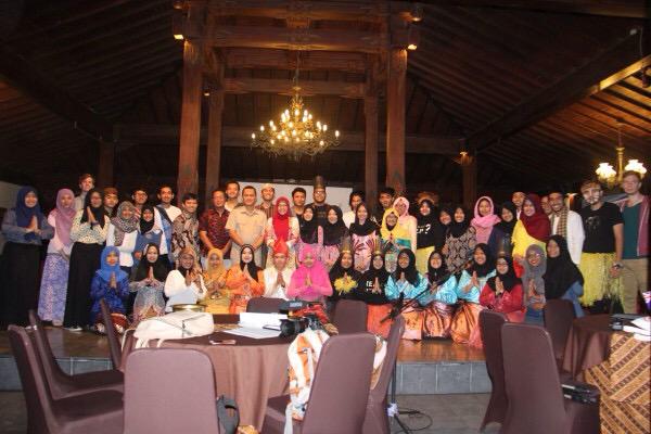 #UMYnews Going to World Class University, UMY Sends 67 Students to 7 Countries bit.ly/1HZbHjj