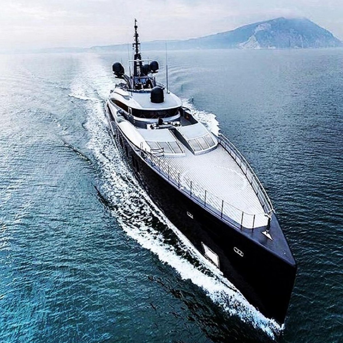 Yacht Style Magazine tweet media