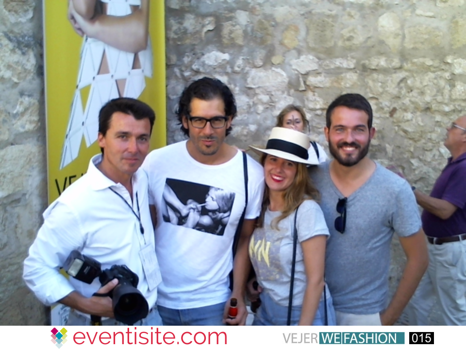 eventisite's tweet photo. Lo mejor de lo mejor en #vejerwefashion @AldebaranFoto @Mr_JDelgado @VejerWeFashion #vwf15 #EventTotem http://t.co/kIb5whRBrC