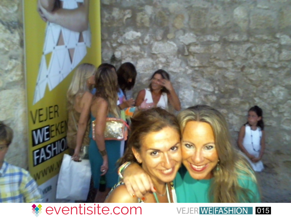 eventisite's tweet photo. @GAINZAC @martagam @GoAndWeb @muchoequipaje #vejerwefashion #vwf15 #EventTotem #SonrieCreaDisfruta http://t.co/Bi2FG0mx8o