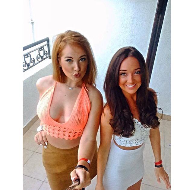 Lucy1May's tweet photo. @ElleK20 Miss waking up with you, eating a feast with you,being an English attraction with you &amp; partying with you 😢💖 http://t.co/sVyi7b39co