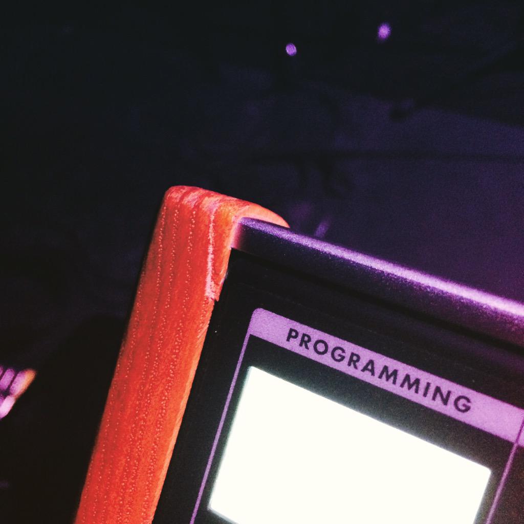 Turns out these <a href="/moogmusic/">DrT</a> #moogsub37 are built solid..survived a 6-foot drop during load out with this the only scar