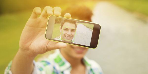 MasterCard_LAC's tweet photo. Tecnología: #MasterCard elabora sistema para aprobar pagos con una selfie. http://t.co/FLFJlIU0c8