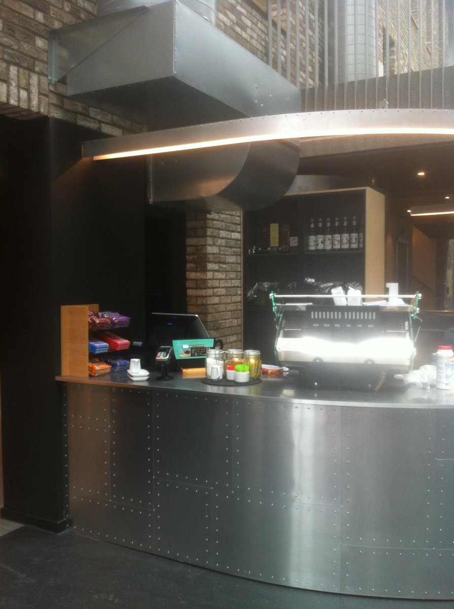 Het aftellen is begonnen! De eerste spullen worden al naar binnengebracht en de coffee mirage staat klaar! #luchtruim