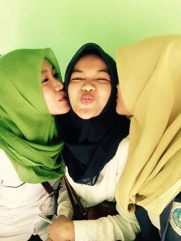 NaiiaEmboet's tweet photo. Kampus hijau http://t.co/pRXThZPT1B