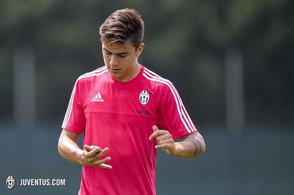 forumJuventus's tweet photo. Buongiorno, popolo bianconero. Oggi è il #DybalaDay 💎 http://t.co/wHXuaseaB2