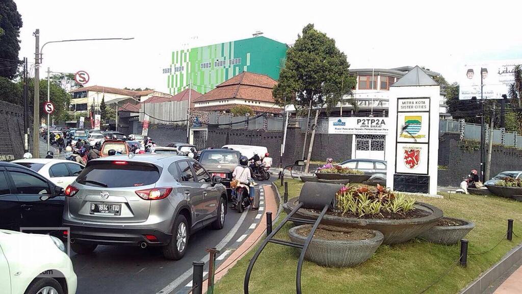 #lalinBDG 16.25: Re martadinata arah merdeka padat merayap