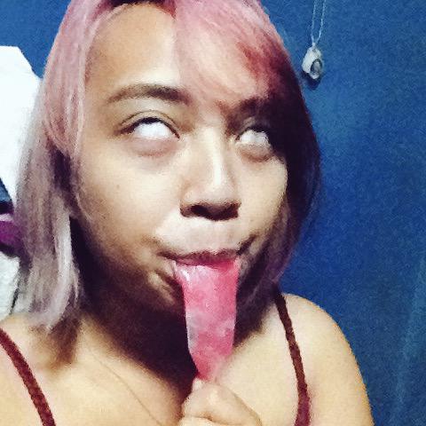 bbbloohp's tweet image. ngayon lang ako ulit nakatikim ng ice candy. pukinengene SipSip Pa More xDD &amp;lt;33, ;))) #FaveColor #Purple