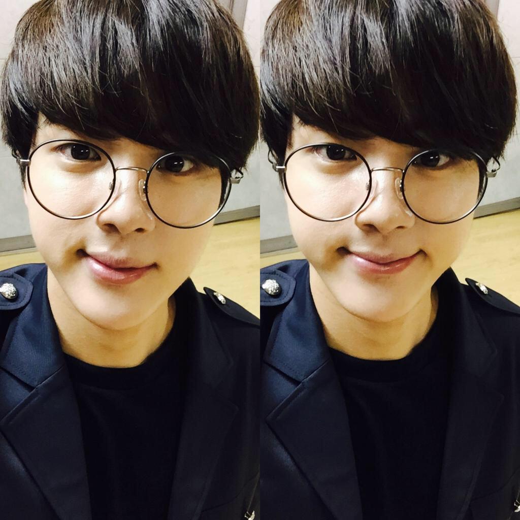 Round Glasses Idols On Twitter Bts Jin Fucking Jin Round Glasses Idols On Twitter Bts Jin Fucking Jin