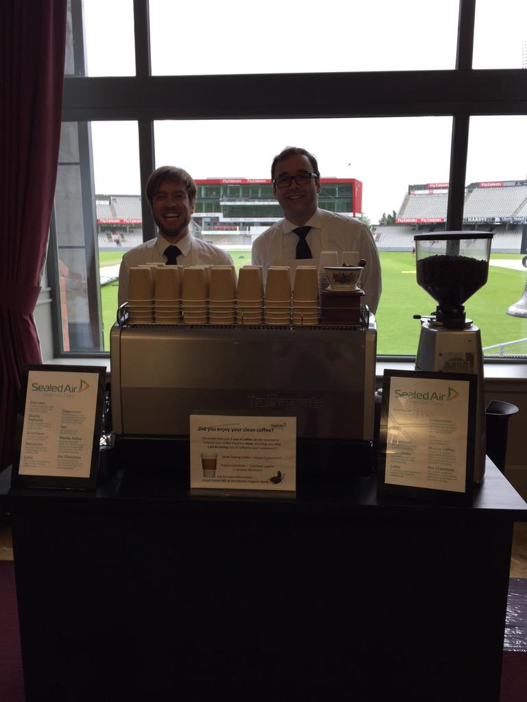 DiverseyUKI's tweet photo. Come &amp; join us @EmiratesOT for a great tasting coffee @aromabaristas #CleanCoffee #GCIR2015 http://t.co/O9OPS3OZFH