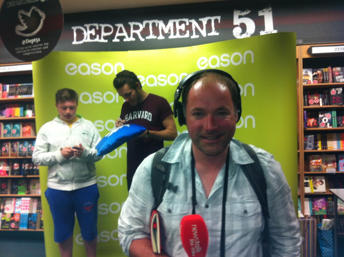 HenryMcKean's tweet photo. 'I'm shaking after meeting Alfie' #PointlessBlogInIreland #PointlessBlogOnPK @NewstalkFM @PatKennyNT @PointlessBlog http://t.co/jL3SElguat